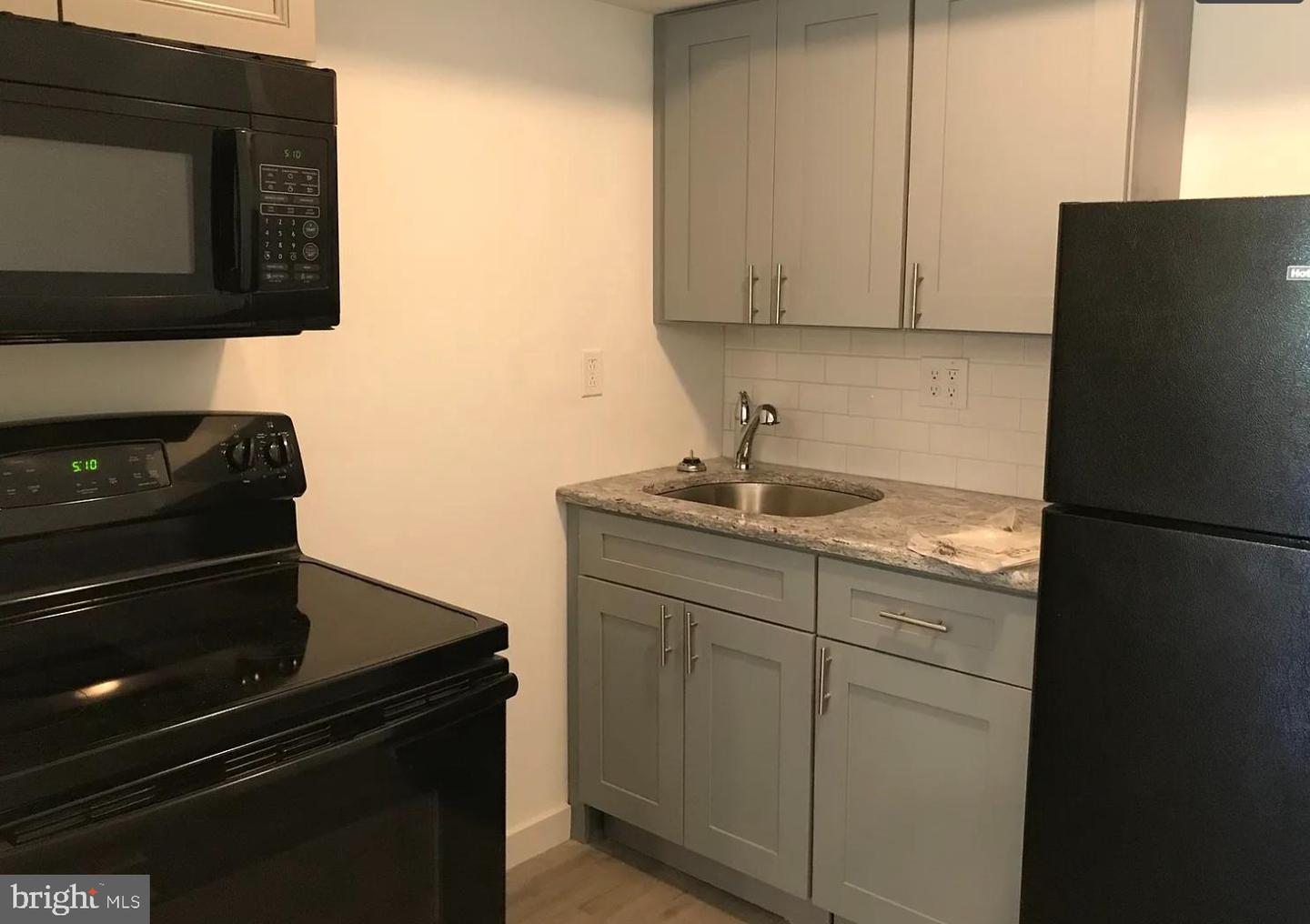 6109 MARKET ST #3 Property Photo 1