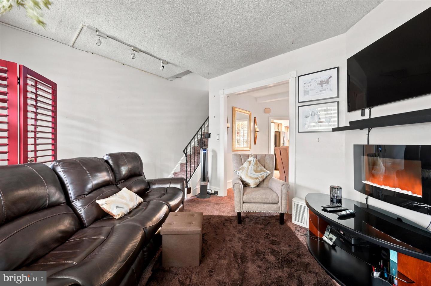 232 S Cecil St Property Photo 2