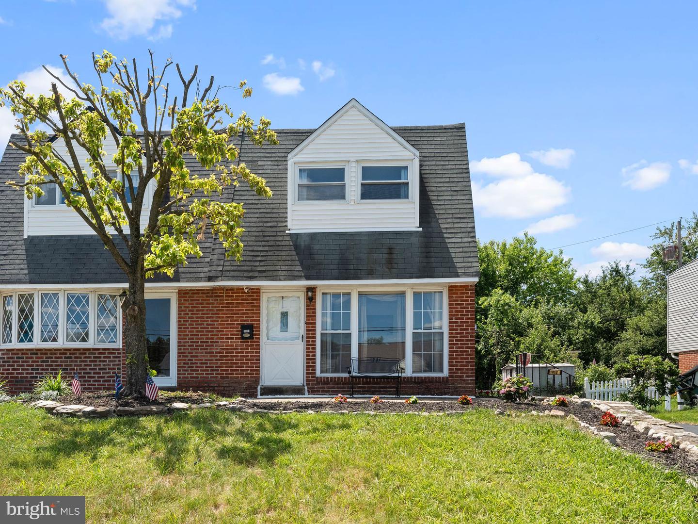 1012 Tomlinson Property Photo 3