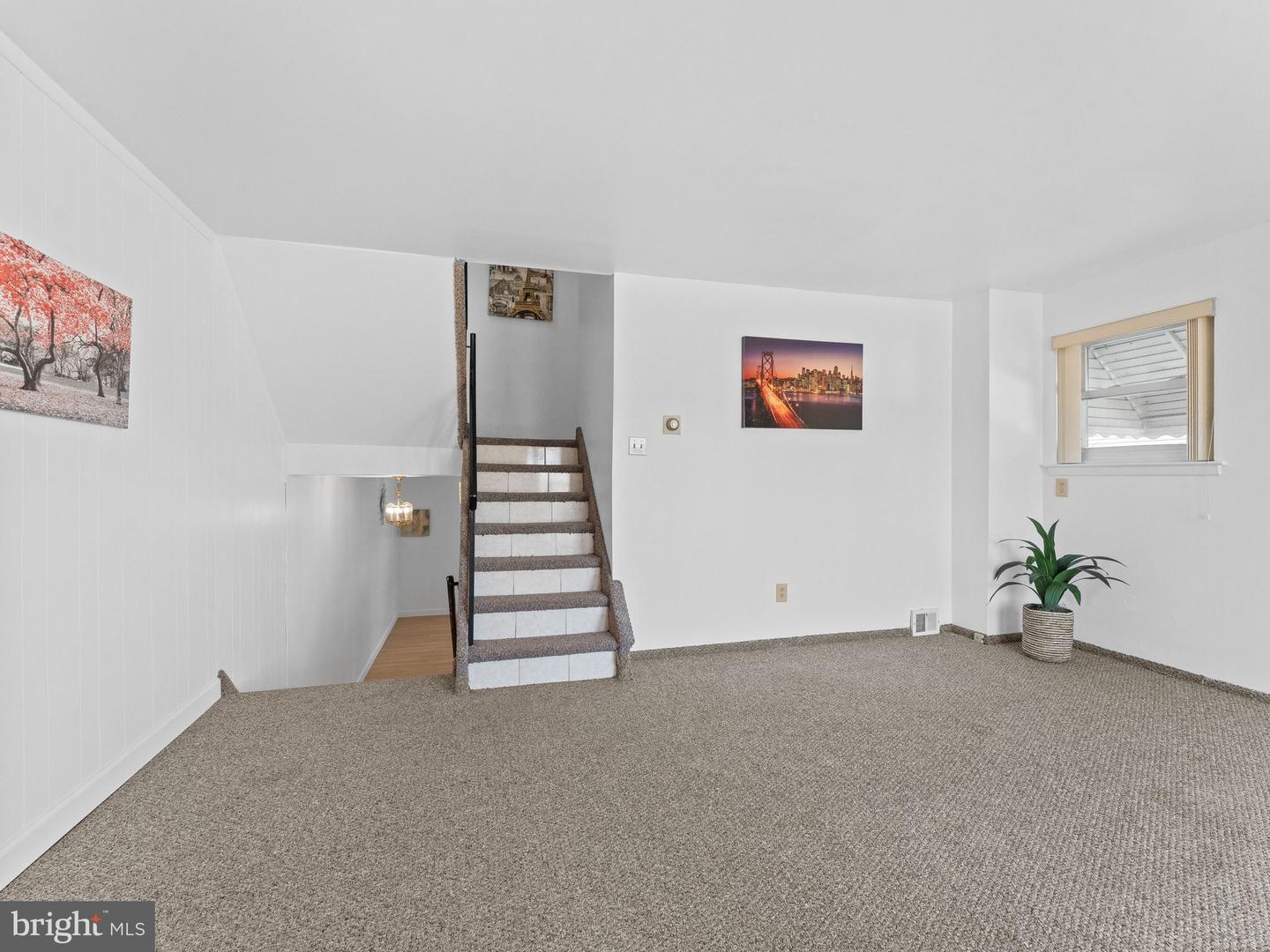 1012 Tomlinson Property Photo 5