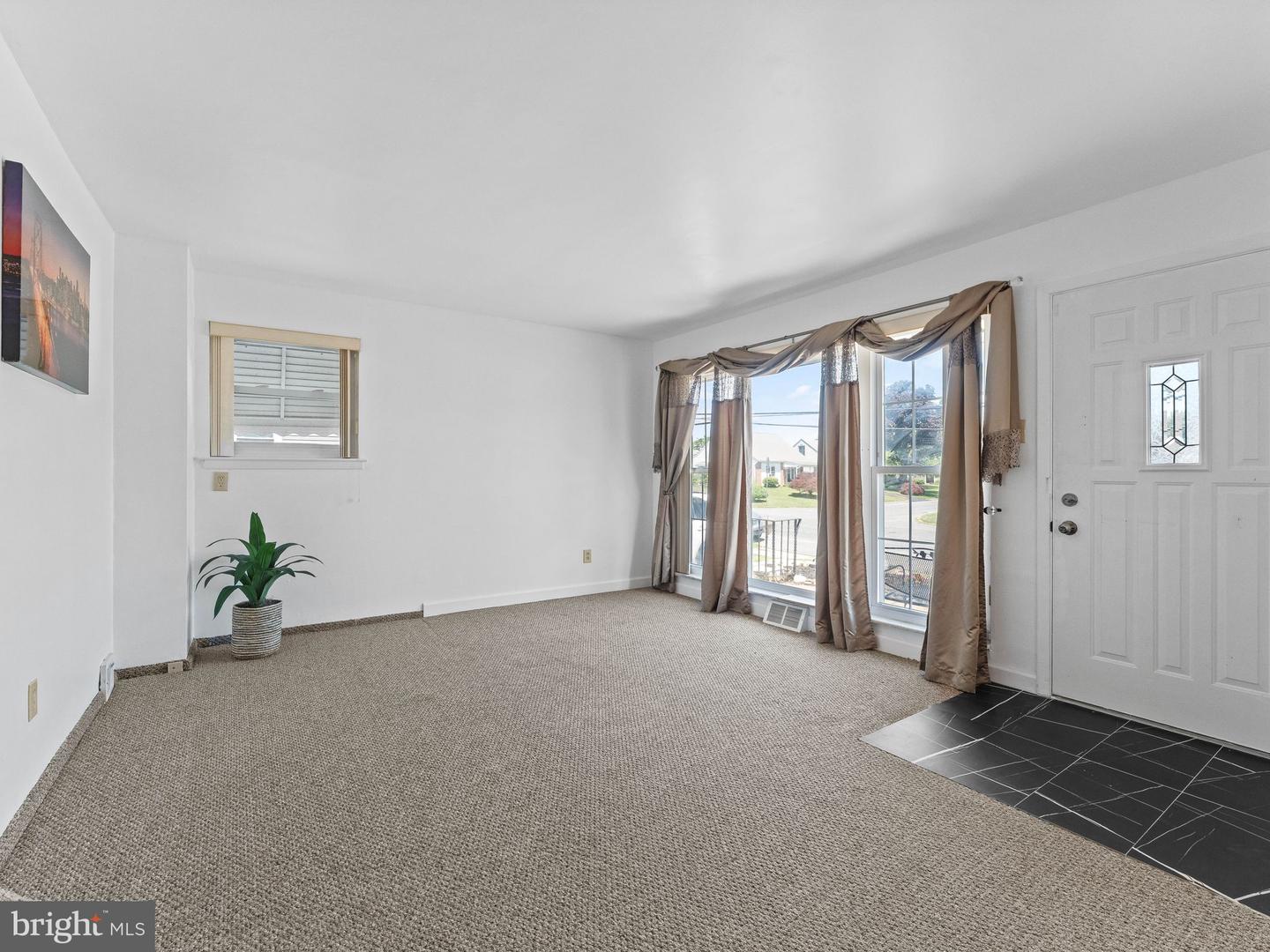 1012 Tomlinson Property Photo 6
