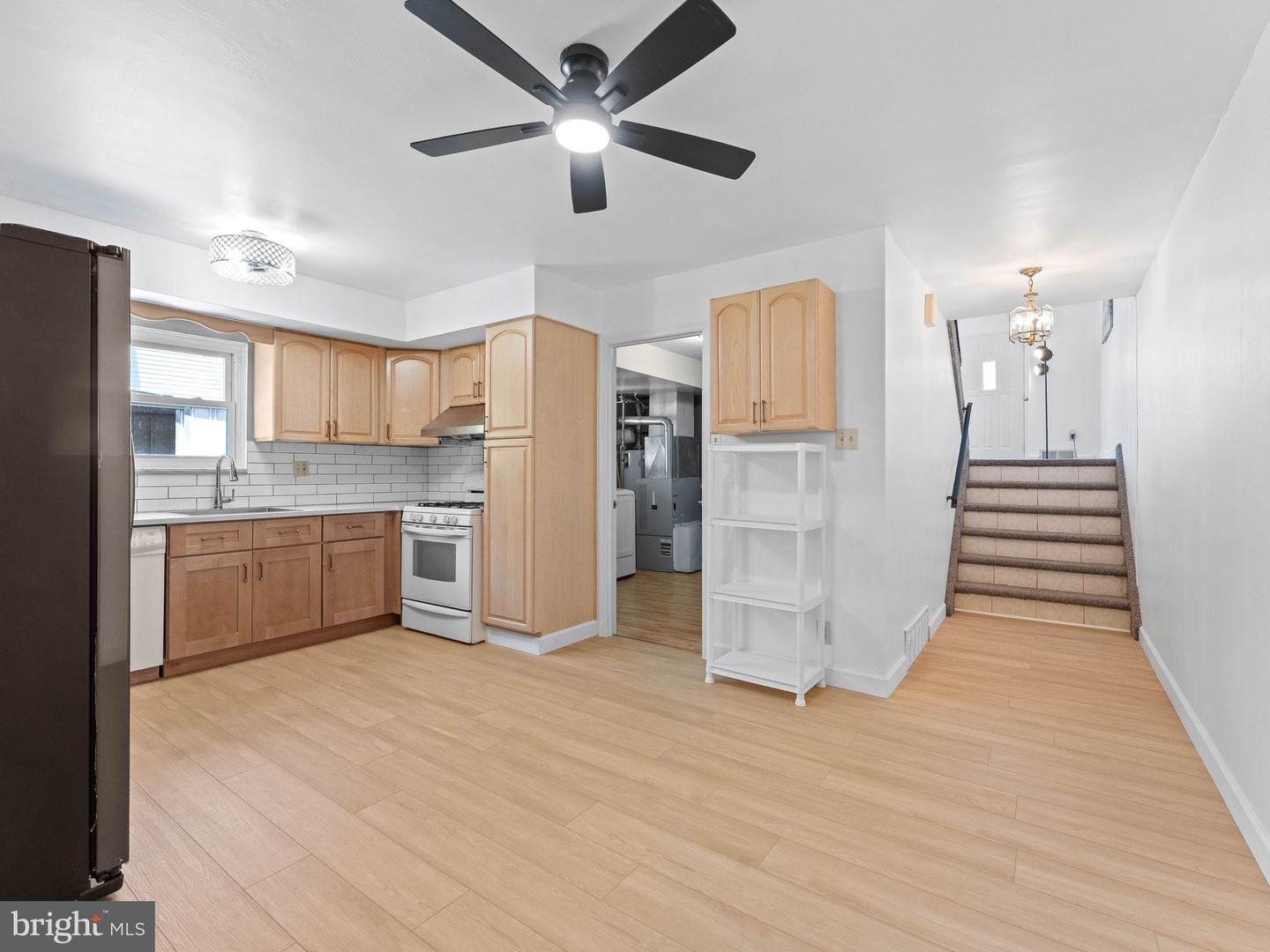1012 Tomlinson Property Photo 8