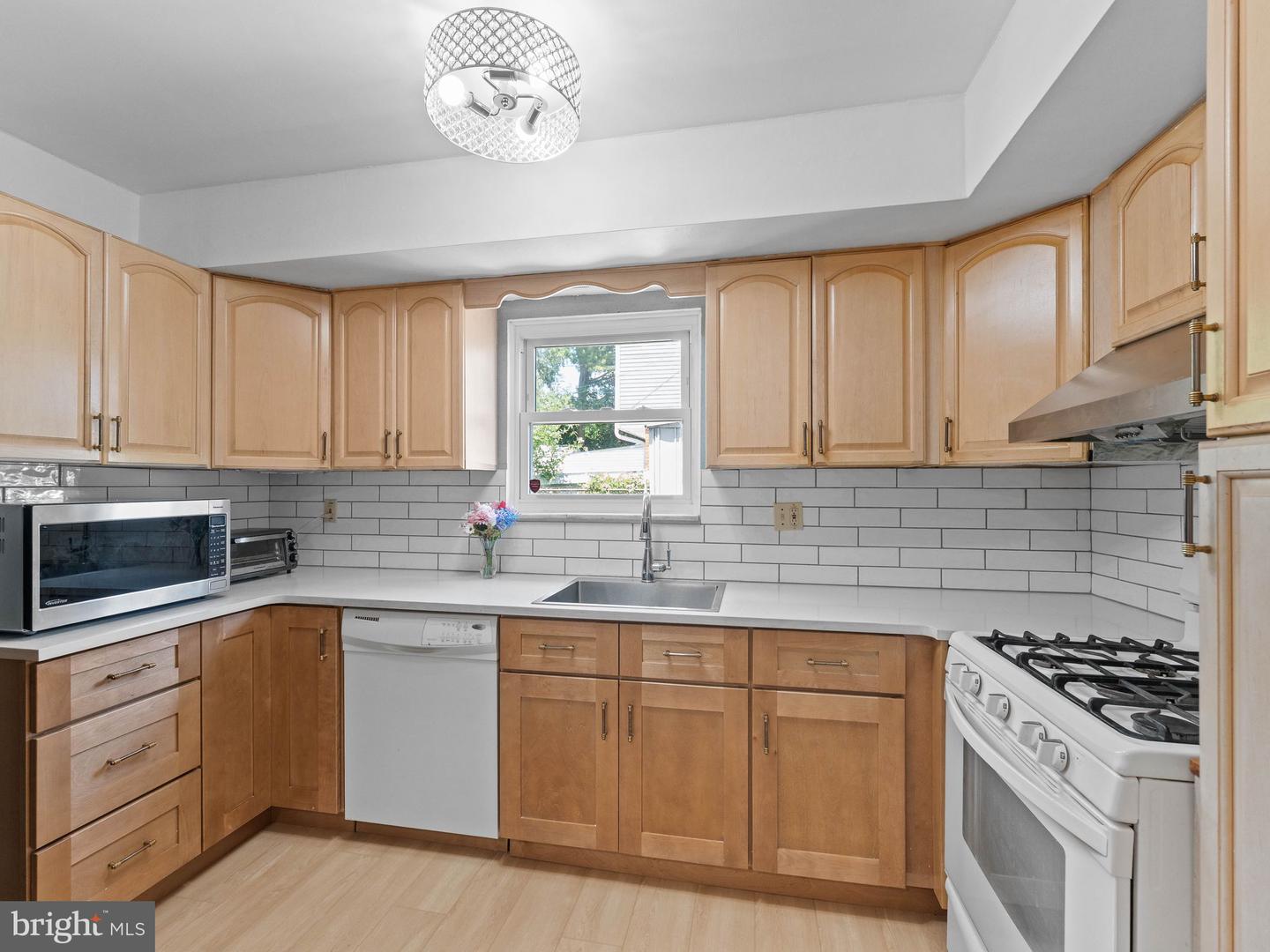 1012 Tomlinson Property Photo 11