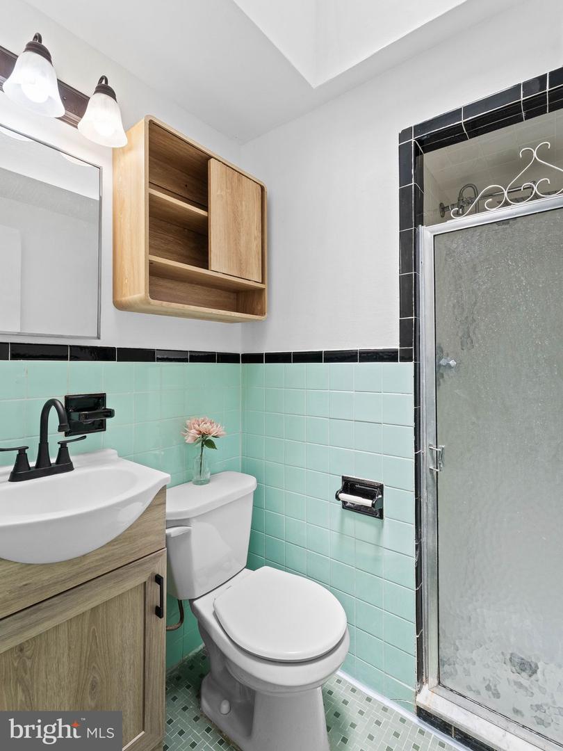 1012 Tomlinson Property Photo 21