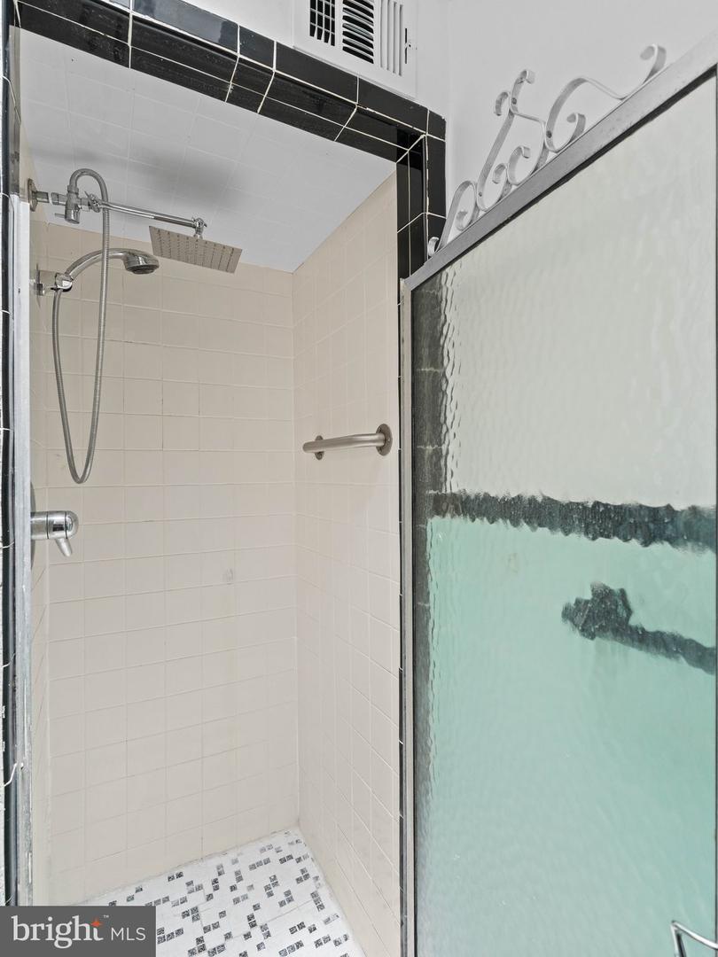 1012 Tomlinson Property Photo 22