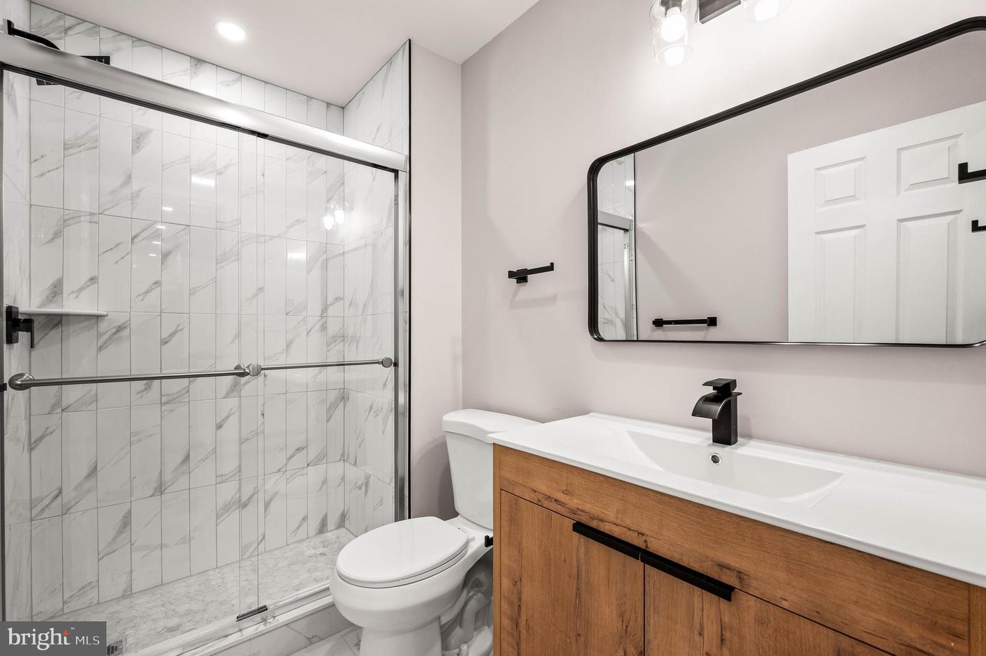 437 W Girard Ave #1 Property Photo 6