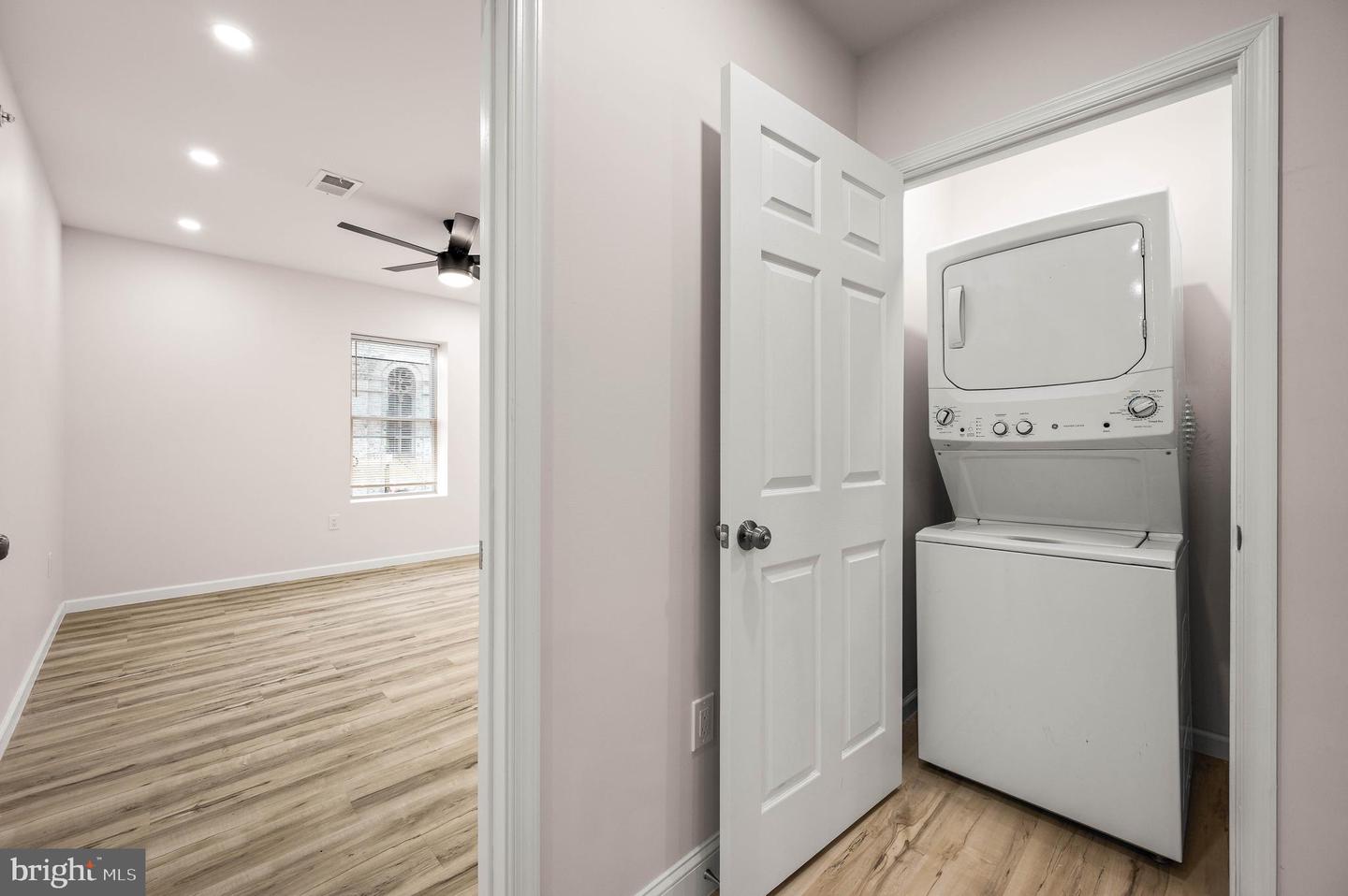 437 W Girard Ave #1 Property Photo 13
