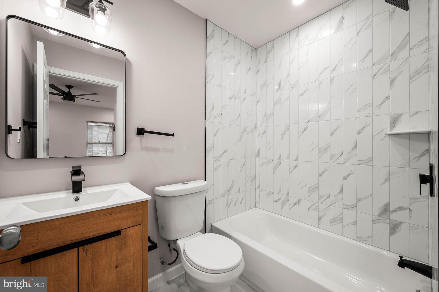 437 W Girard Ave #1 Property Photo 14