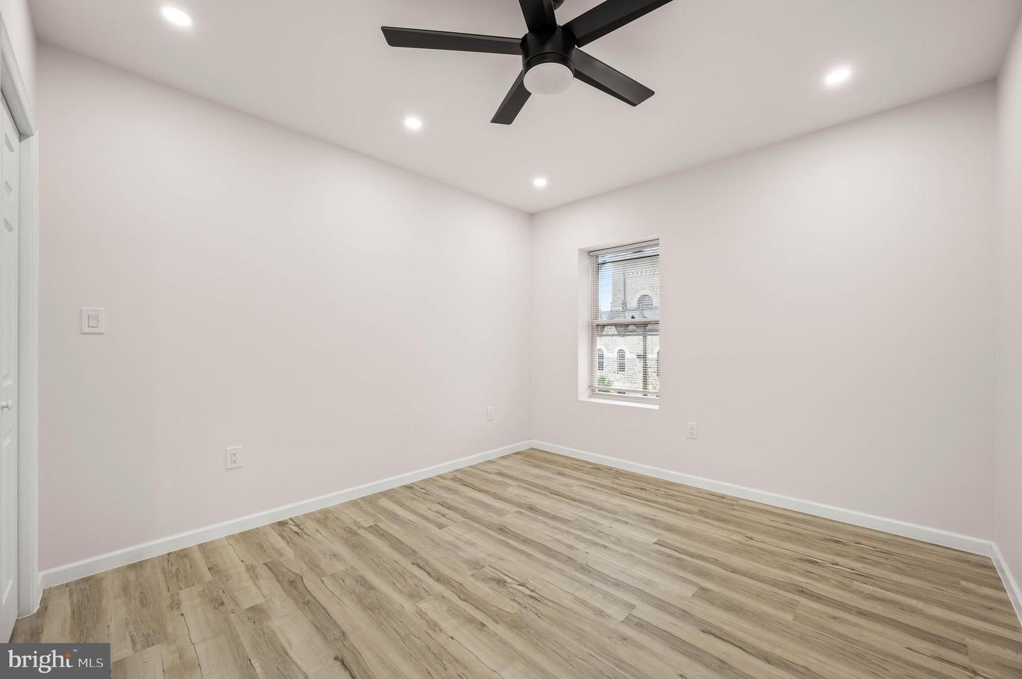 437 W Girard Ave #1 Property Photo 16