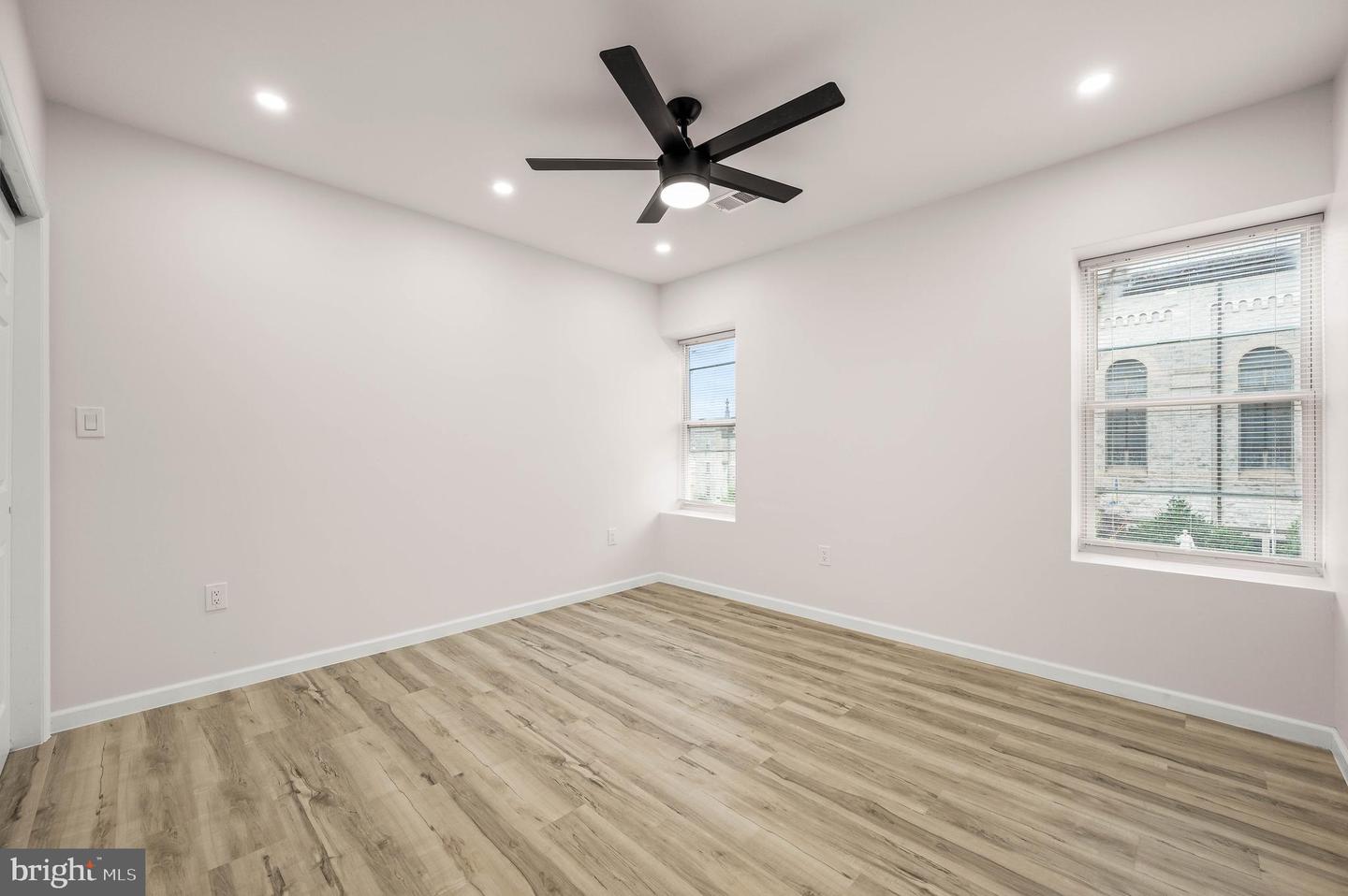 437 W Girard Ave #1 Property Photo 19