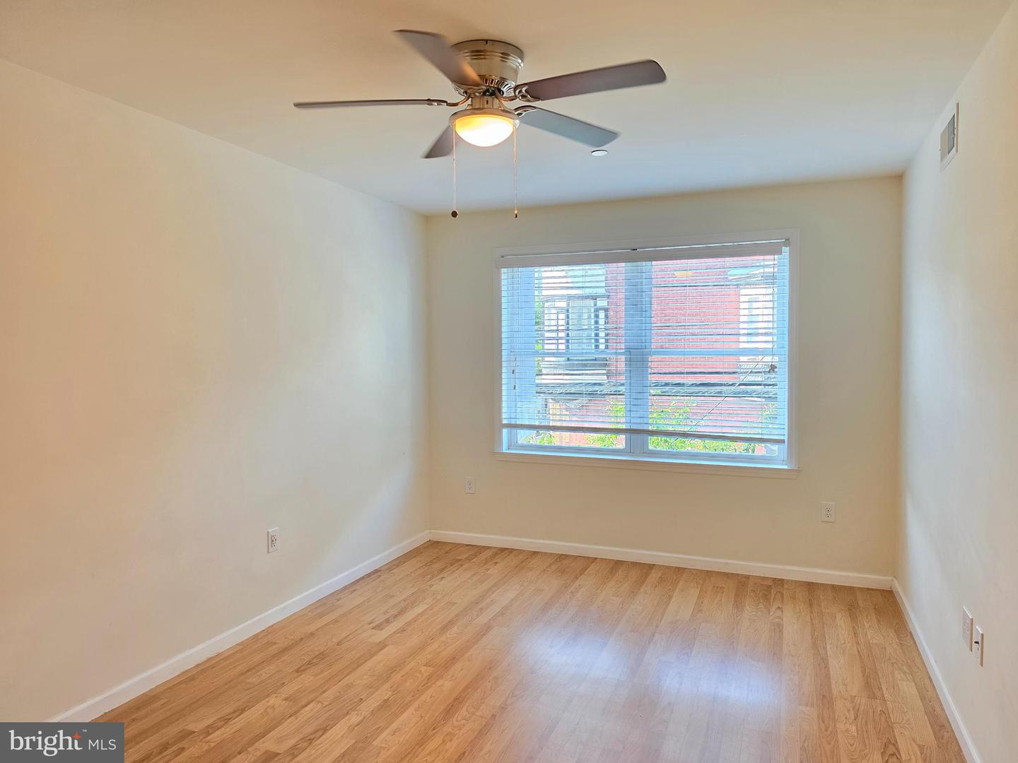 121-33 S 43rd St #102 Property Photo 5