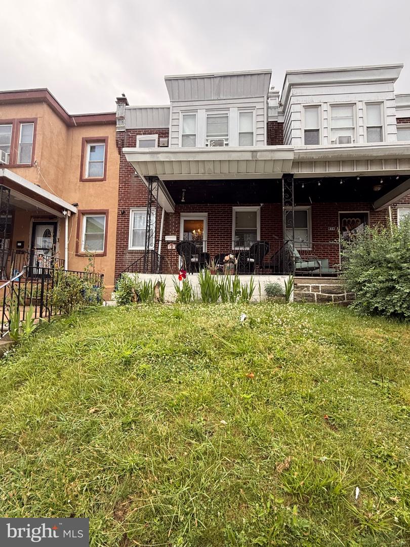 436 Robbins St Property Photo 2