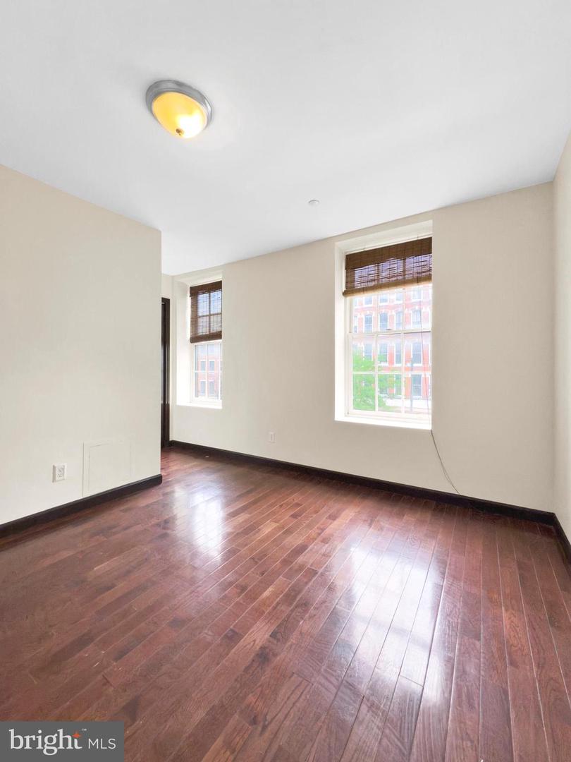 230 Market St #3 Property Photo 3