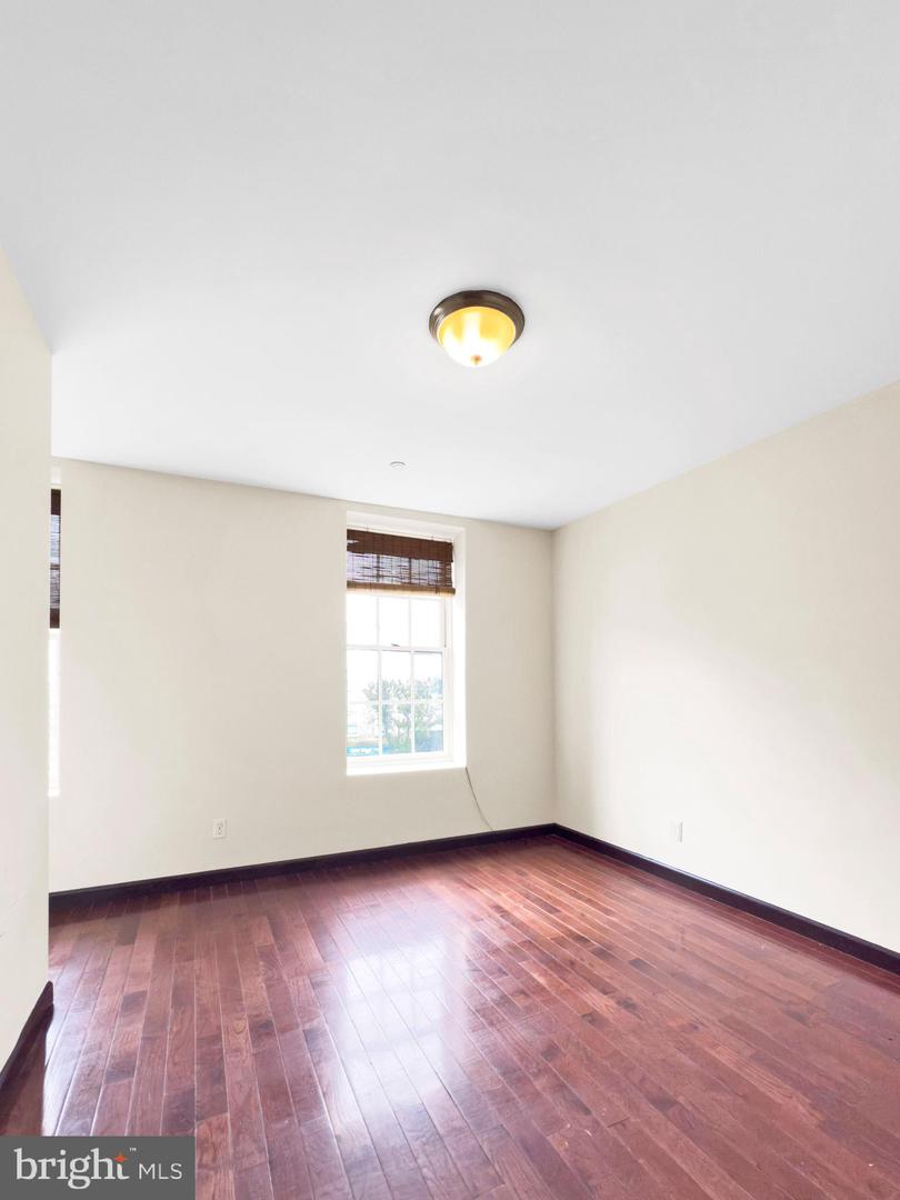 230 Market St #3 Property Photo 5
