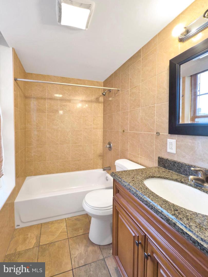 230 Market St #3 Property Photo 7