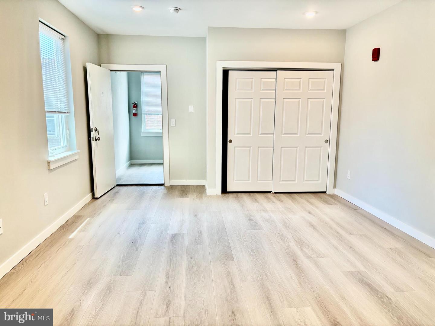 5356-58 Cedar Ave #5 Property Photo 1
