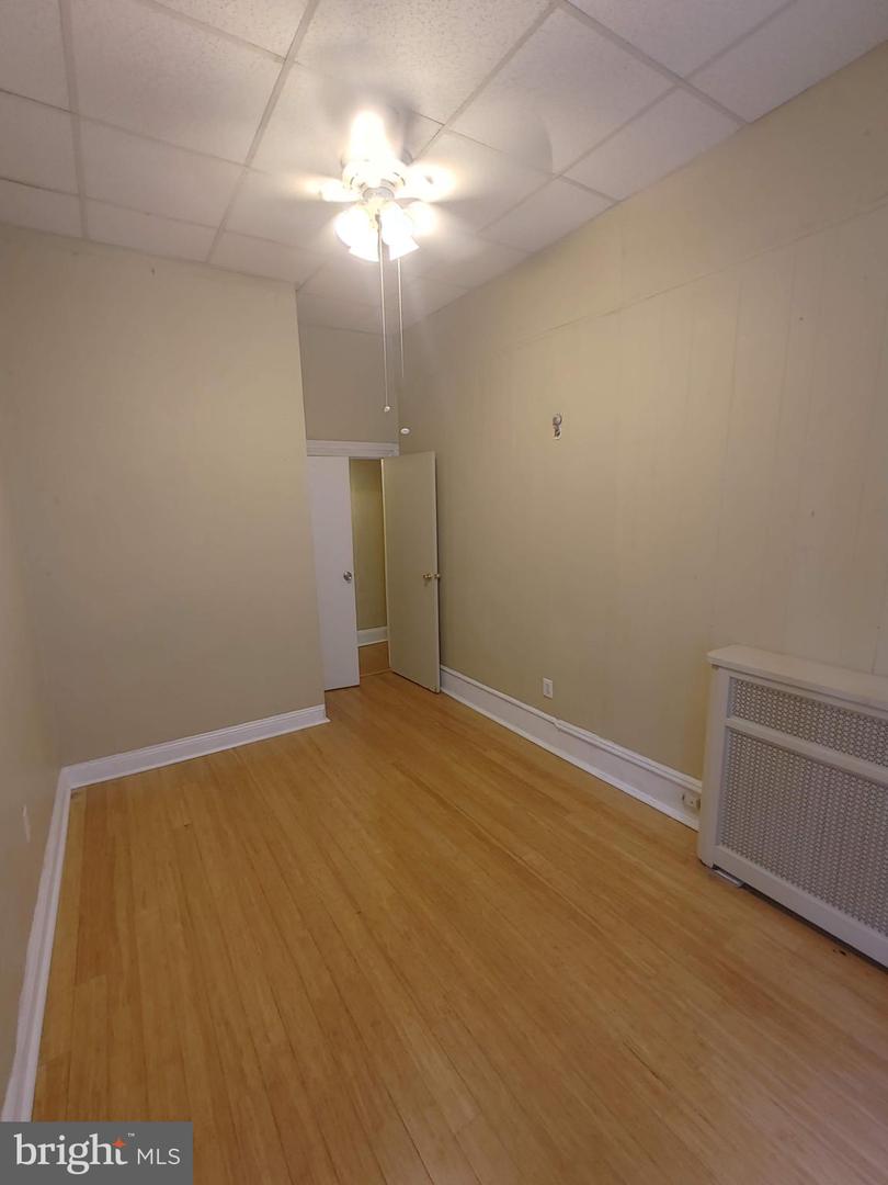 4015 Pine St #1r Property Photo 2