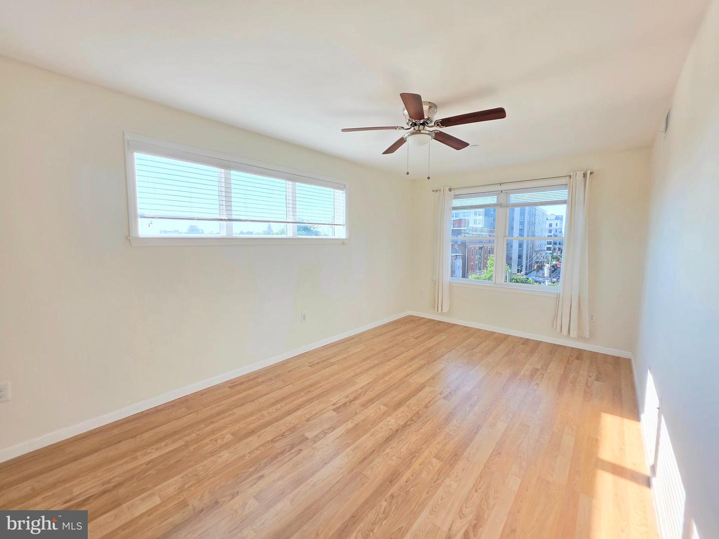 121-33 S 43rd St #405 Property Photo 2