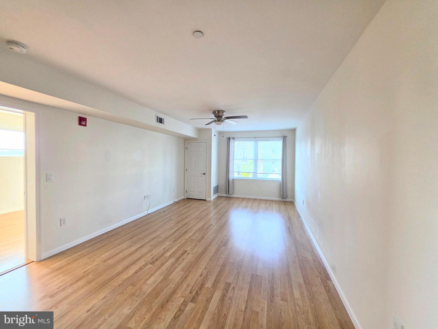 121-33 S 43rd St #405 Property Photo 7