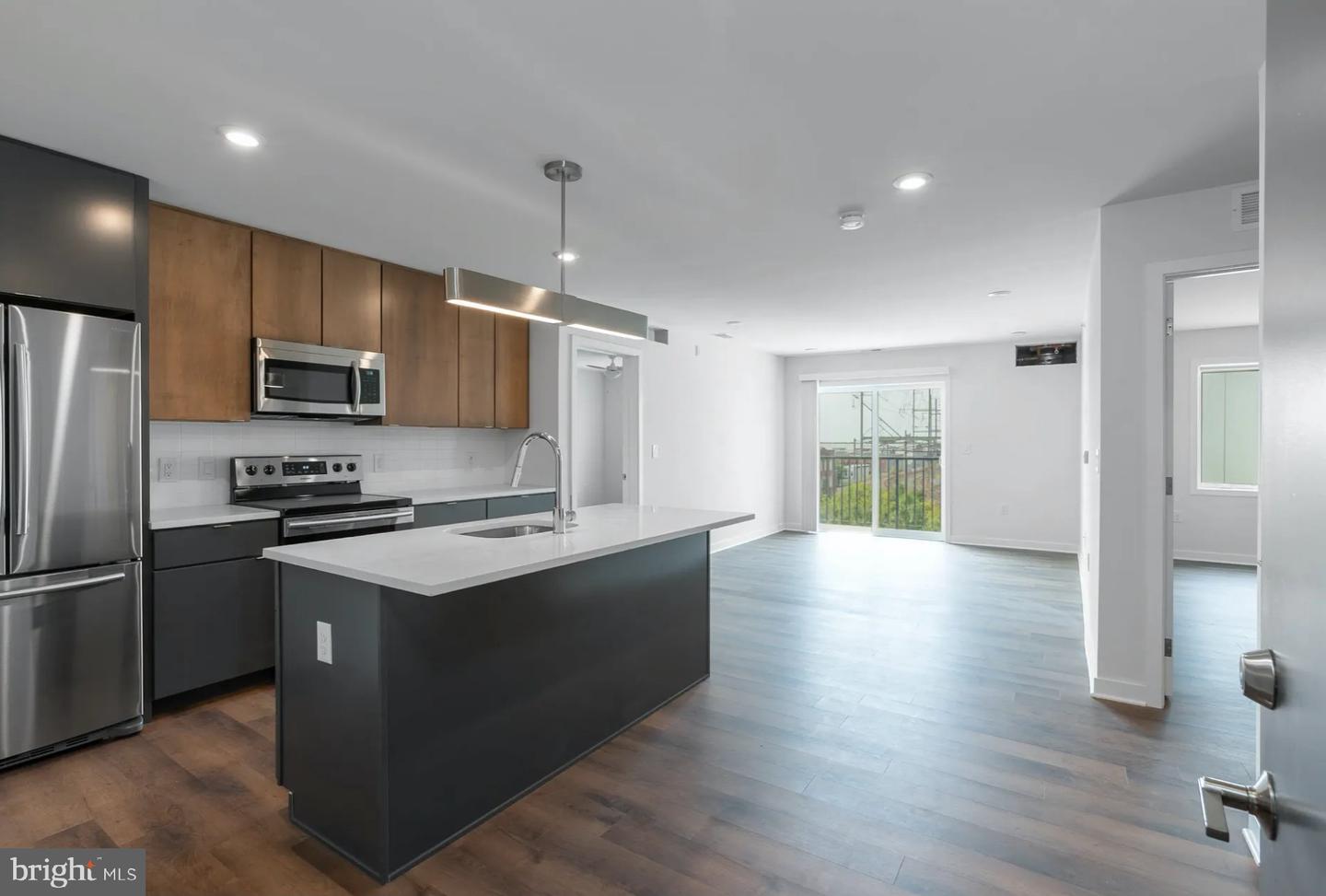2501 WASHINGTON AVE #519 Property Photo 1