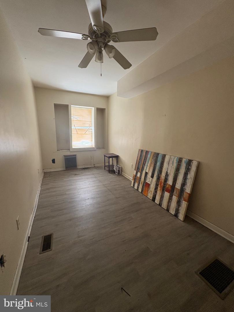 2037 W Toronto St Property Photo 4
