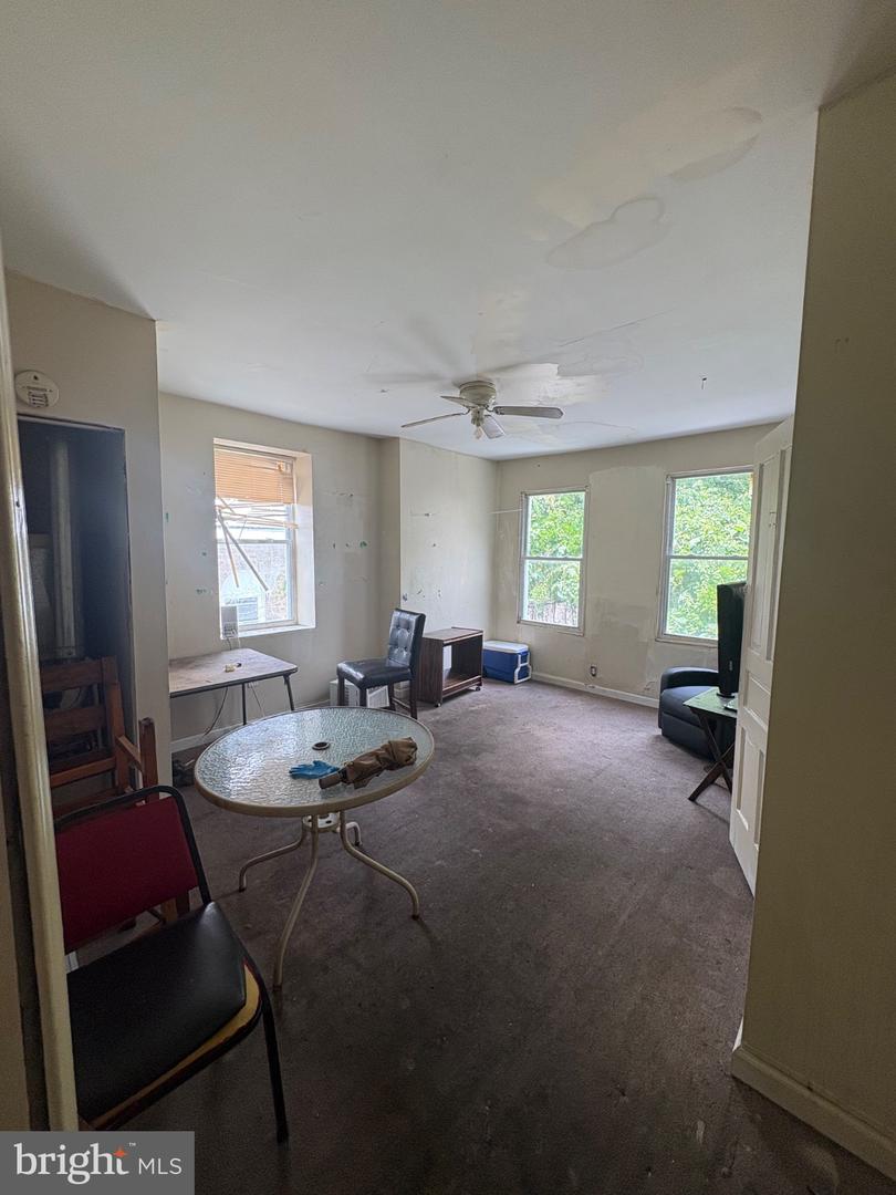 2037 W Toronto St Property Photo 14
