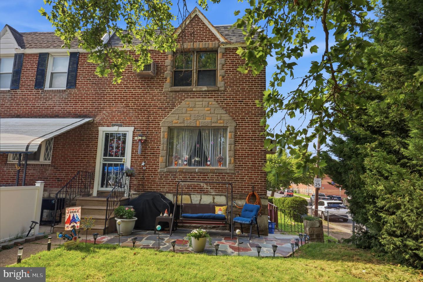 6160 CHARLES ST Property Photo 1