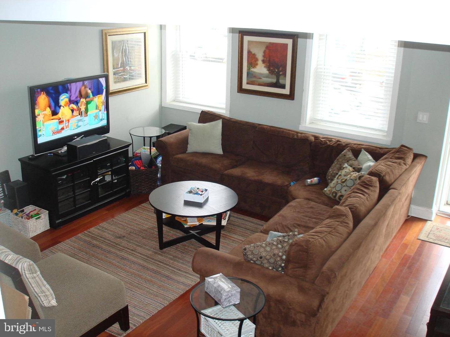 160 Levering St Property Photo 3
