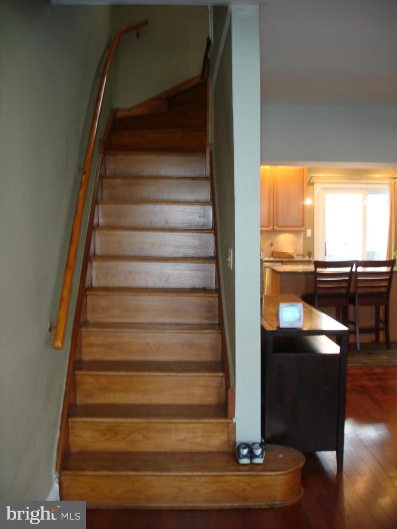 160 Levering St Property Photo 6