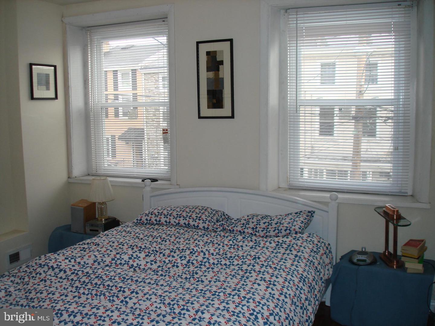160 Levering St Property Photo 7