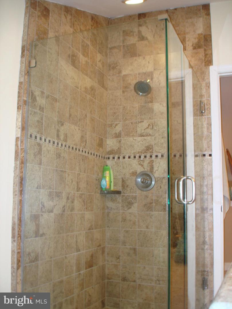 160 Levering St Property Photo 12
