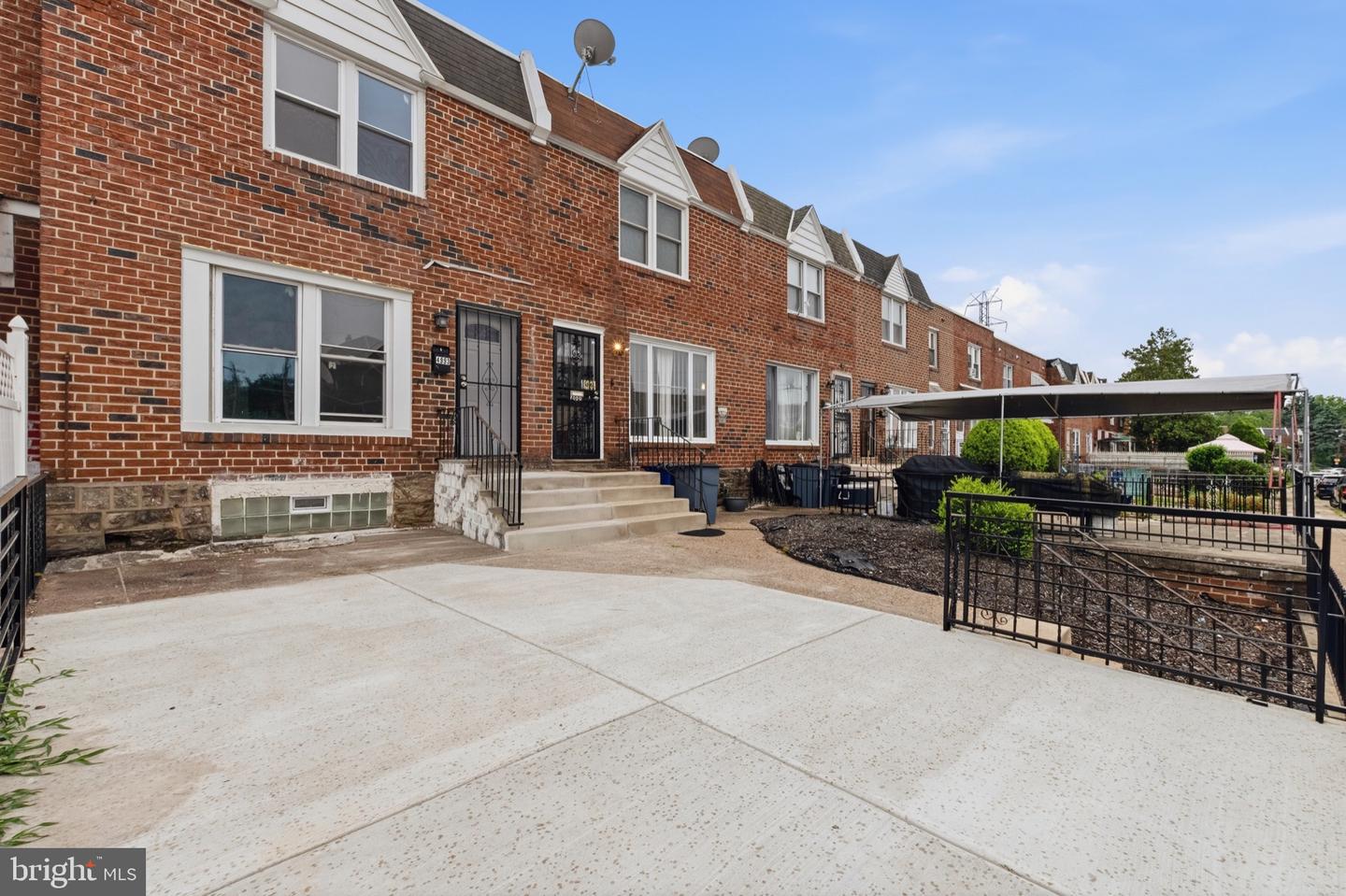 4993 Pennway St Property Photo 1