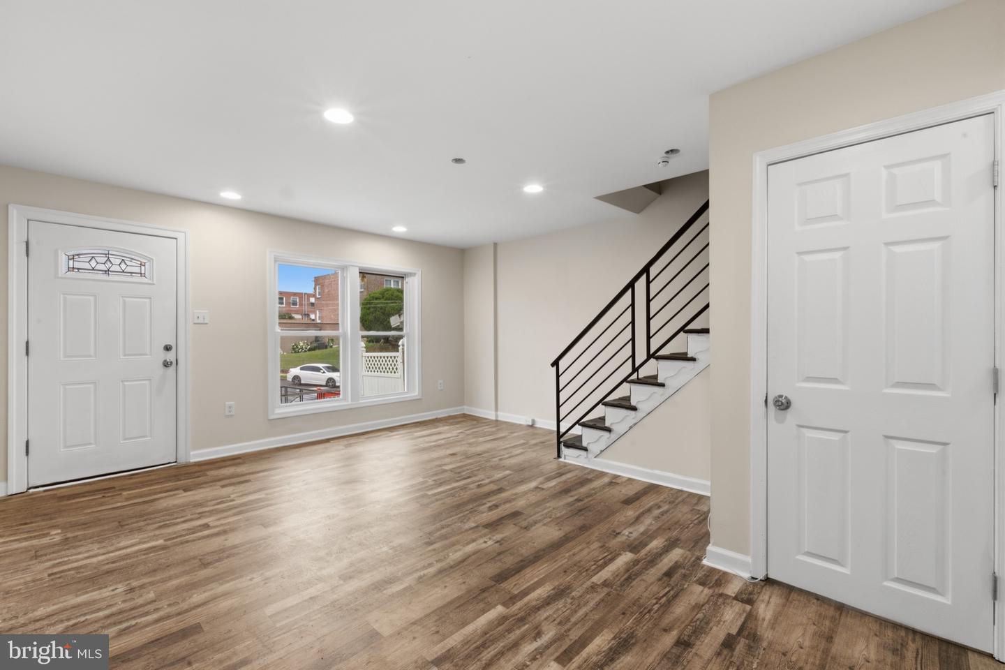4993 Pennway St Property Photo 2