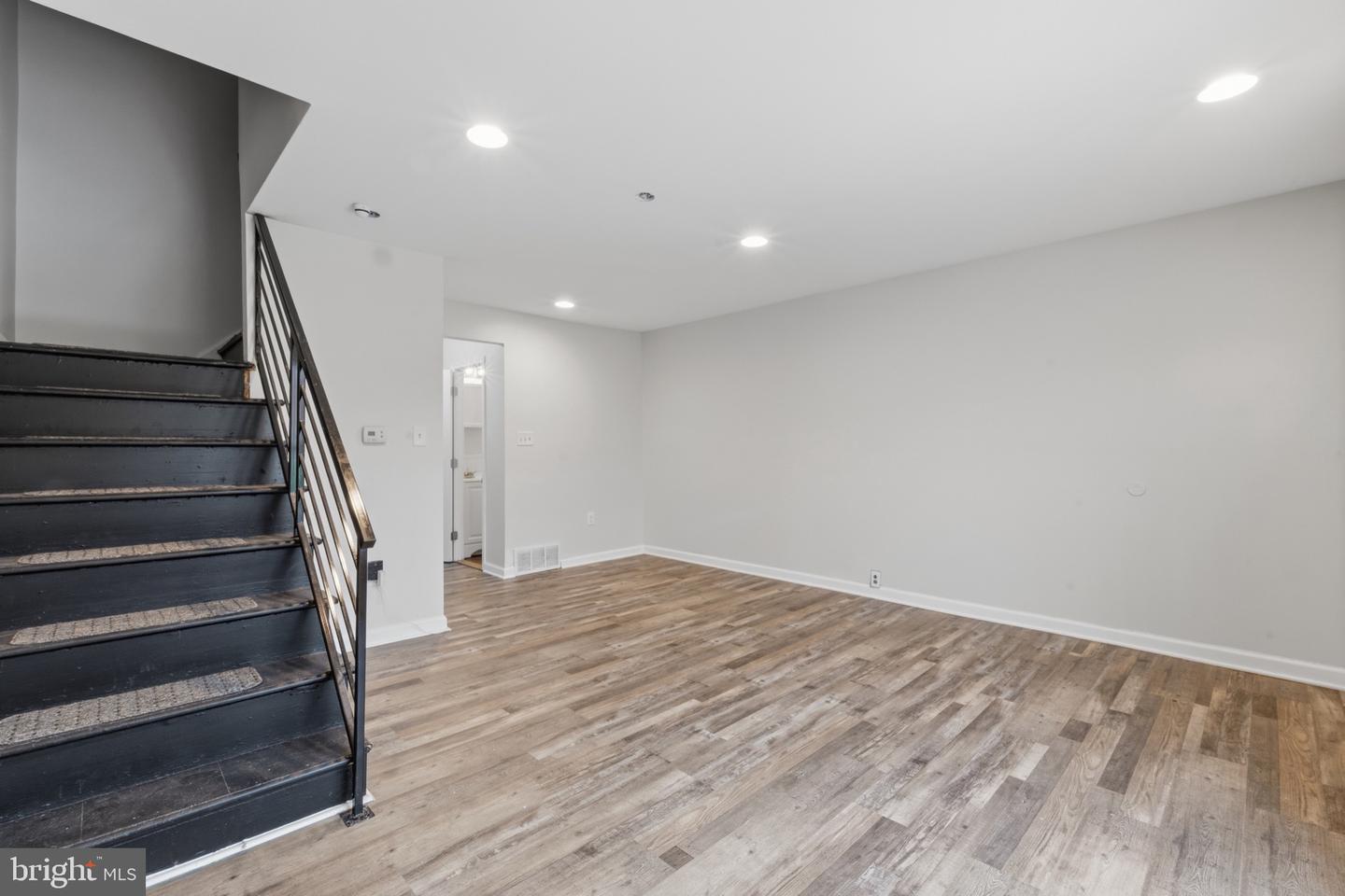 4993 Pennway St Property Photo 3