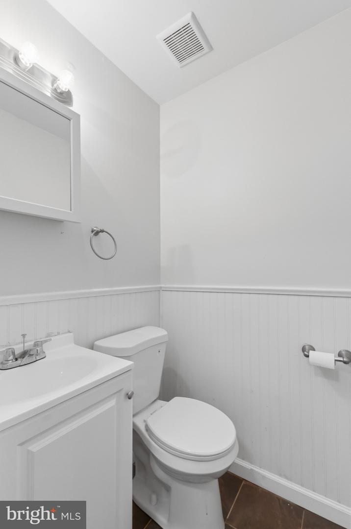 4993 Pennway St Property Photo 8