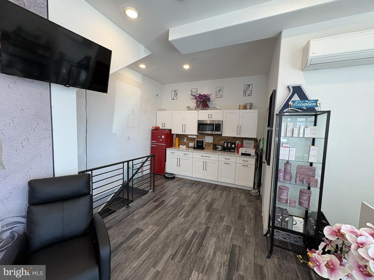 1453 Point Breeze Ave #commercial Property Photo 9