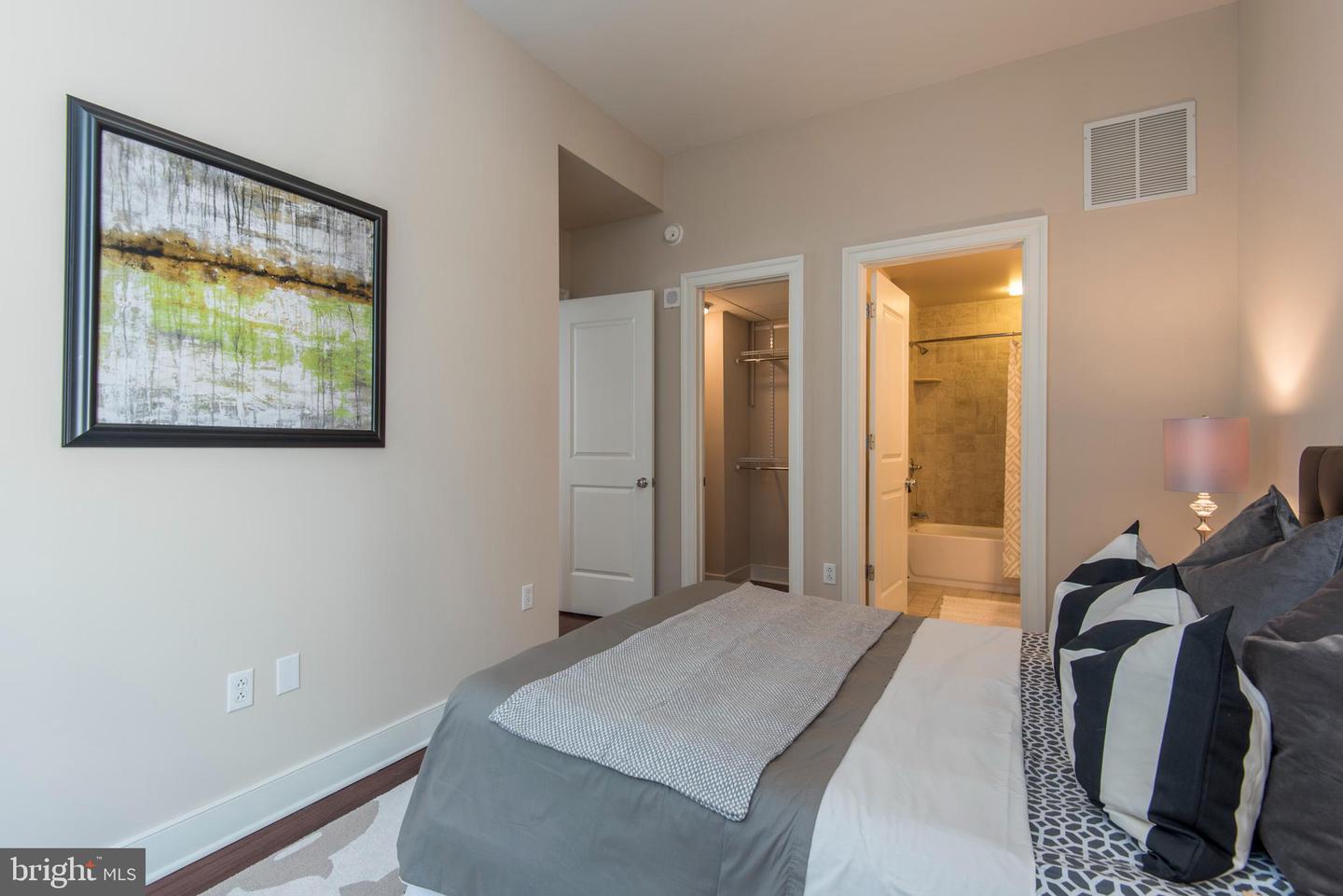 1501 Locust St #unit 303 Property Photo 17