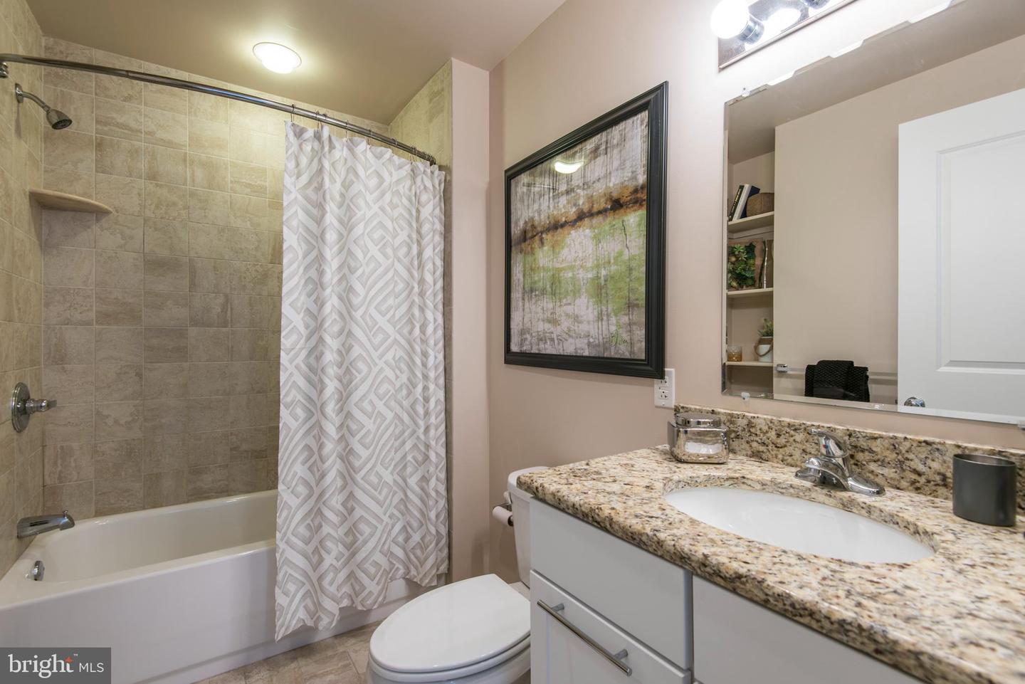 1501 Locust St #unit 303 Property Photo 21