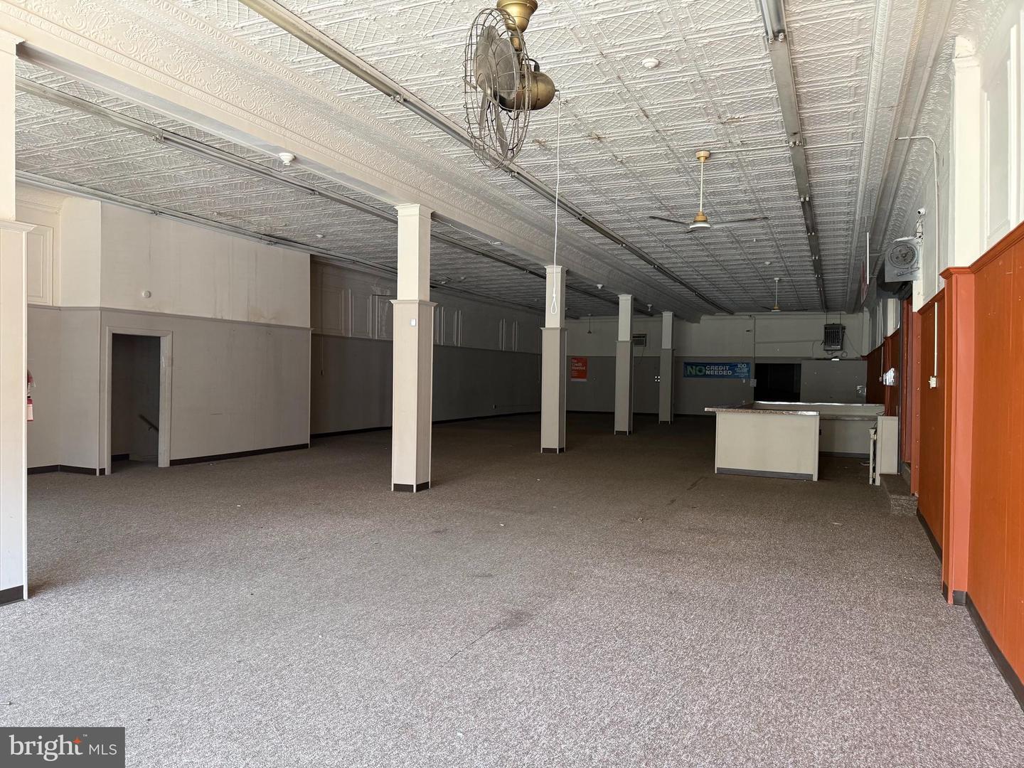 4023-25 Market St Property Photo 5