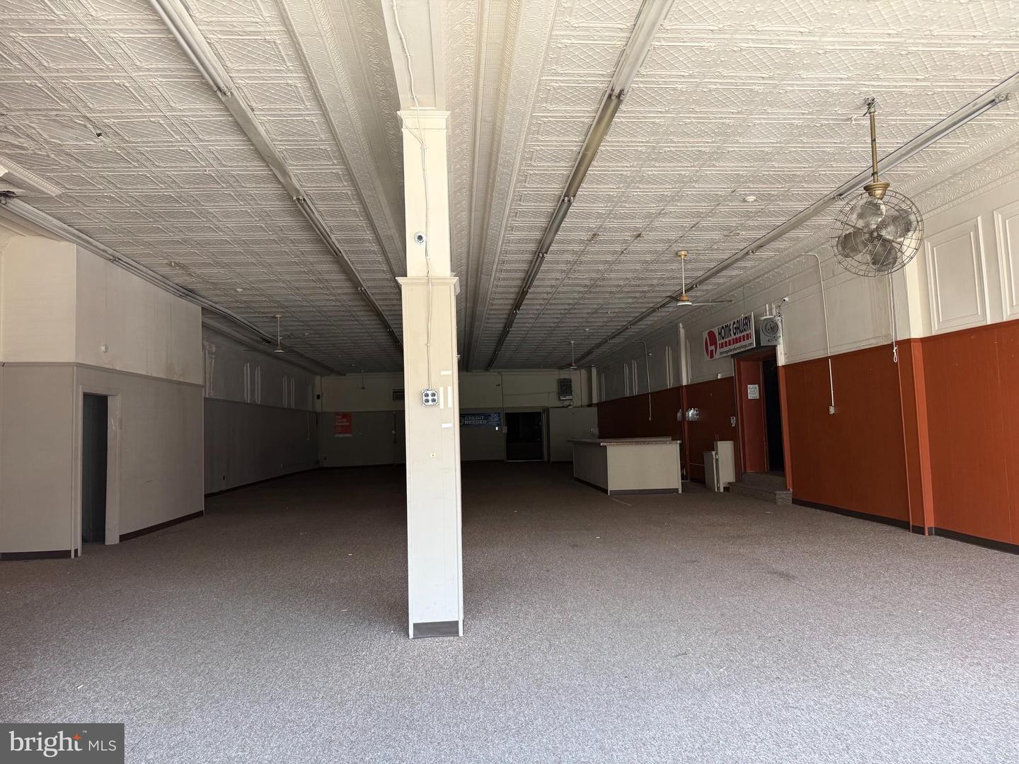 4023-25 Market St Property Photo 6
