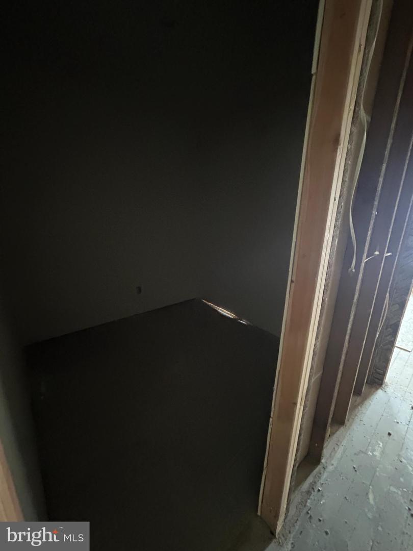 2330 Cross St Property Photo 11