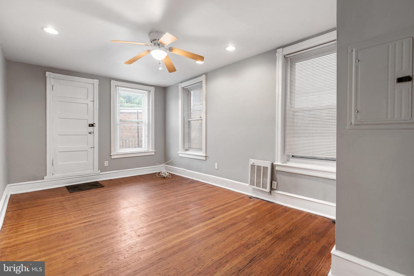 1501 Belmont Ave Property Photo 11
