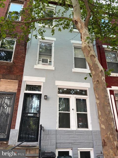 1425 N Lawrence St Property Photo 1