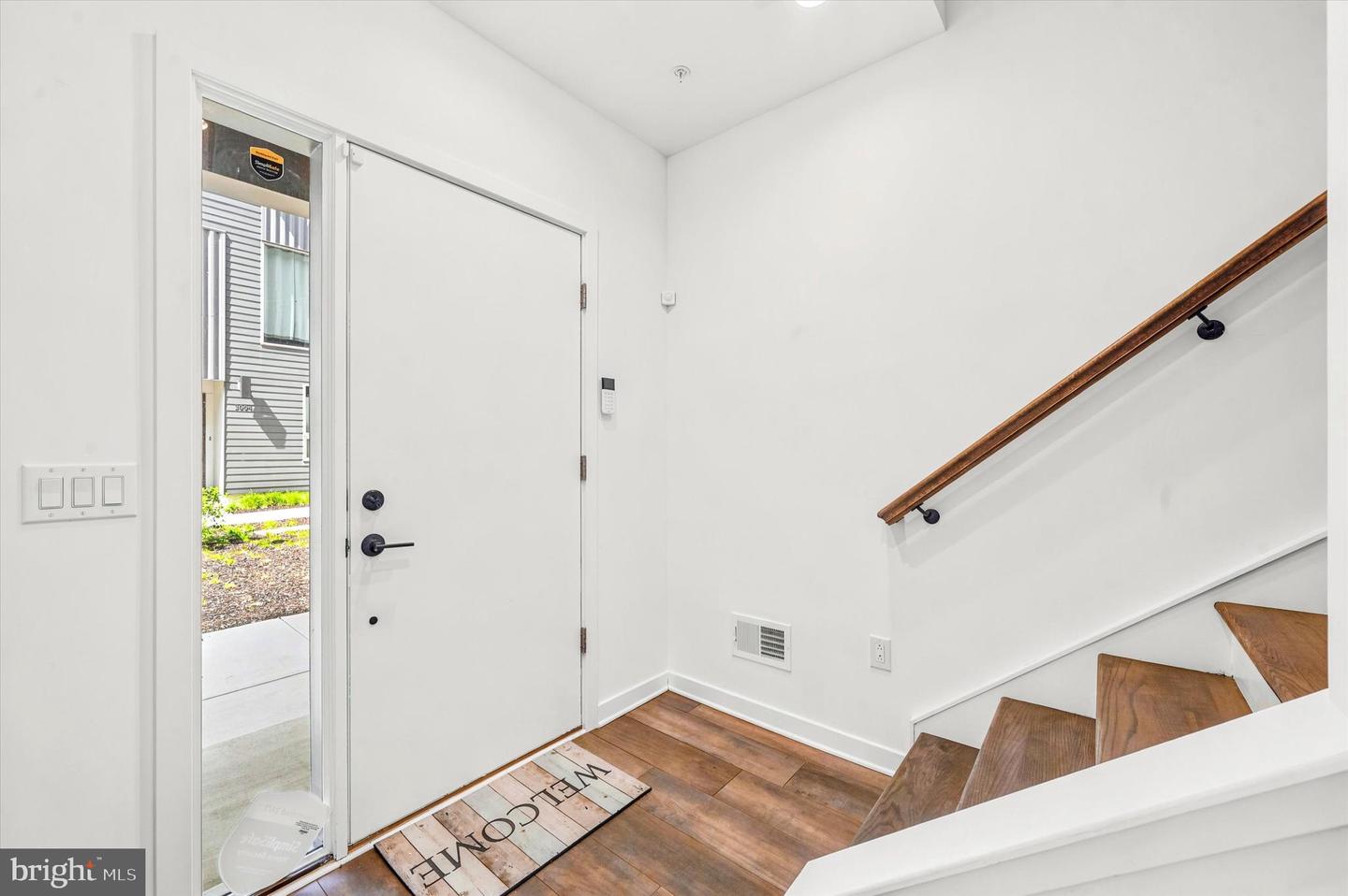 3005 Birchview Walk Property Photo 2