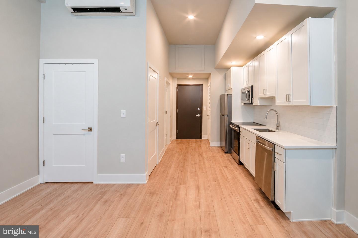 1300 S 19th St #unit 4 Property Photo 2