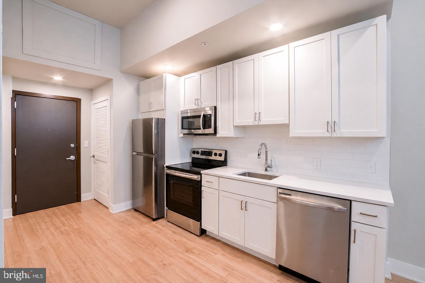 1300 S 19th St #unit 4 Property Photo 5