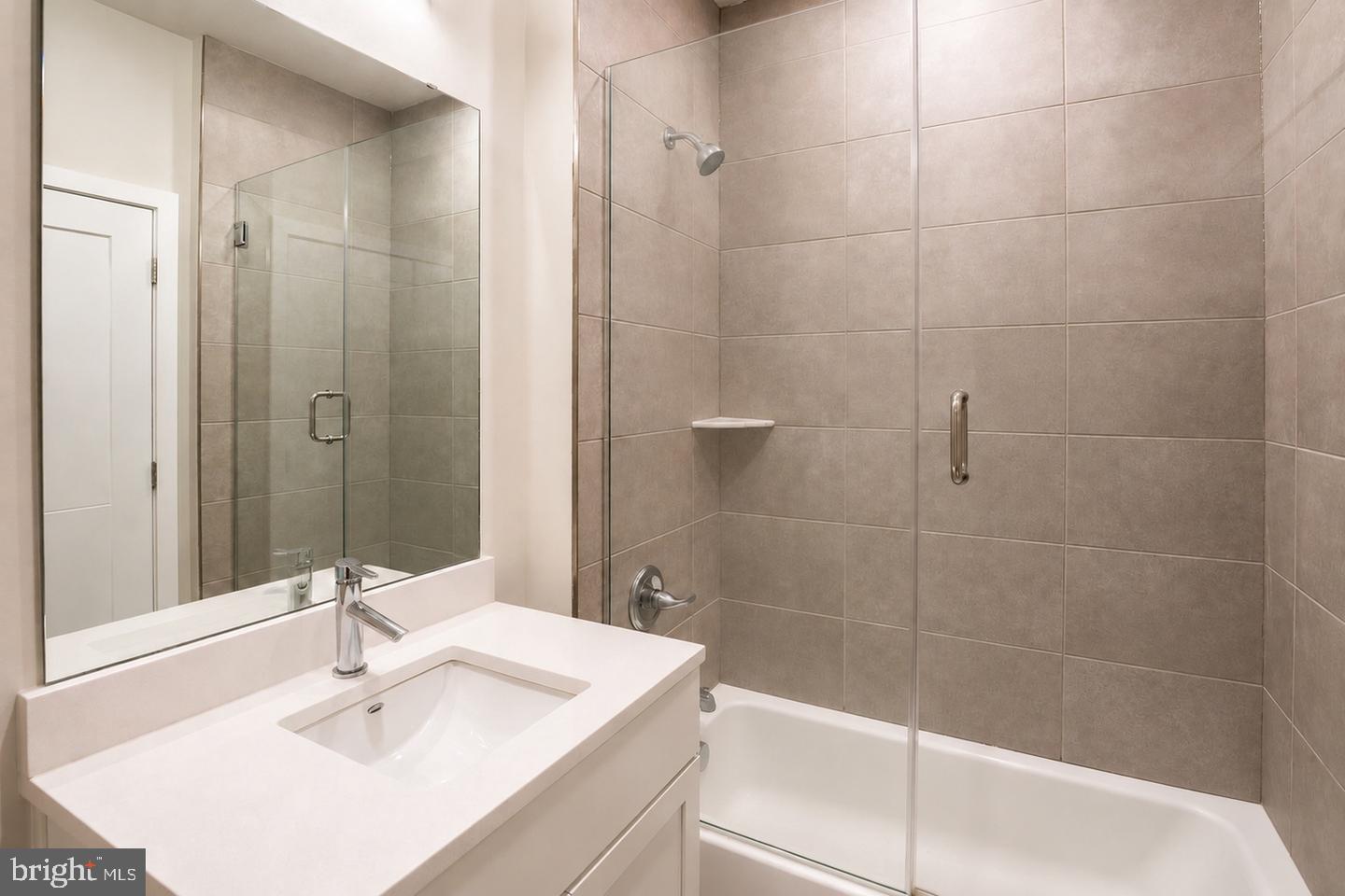 1300 S 19th St #unit 4 Property Photo 9
