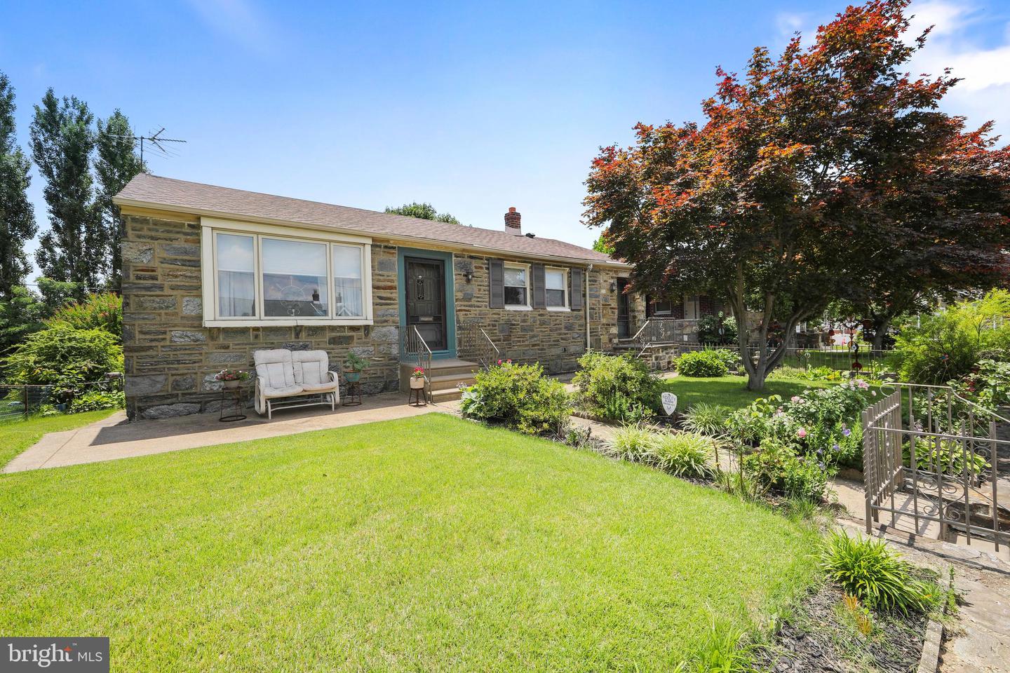 7703 Lister St Property Photo 1