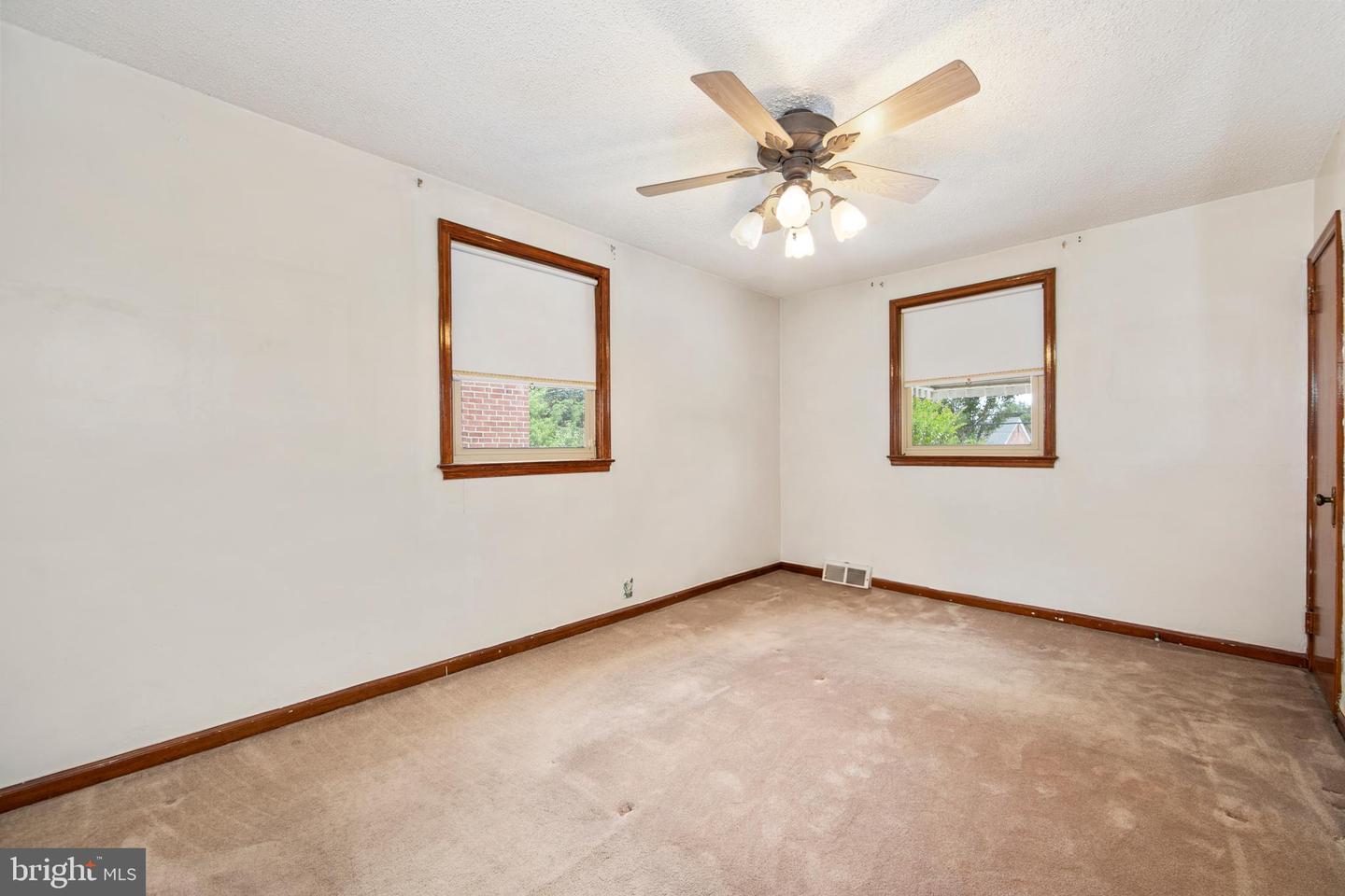 7703 Lister St Property Photo 15