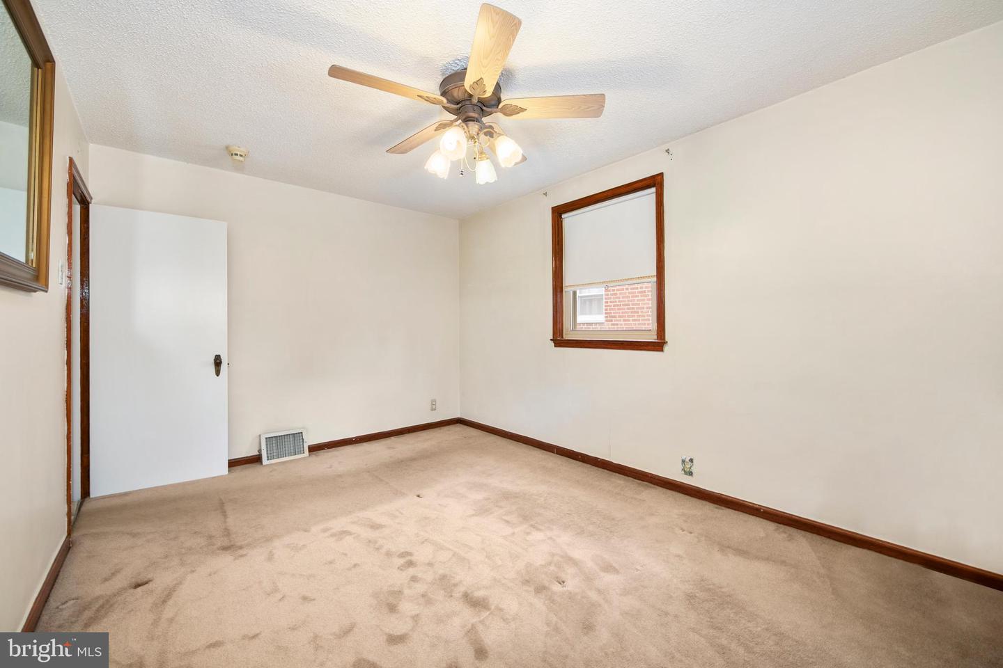 7703 Lister St Property Photo 17